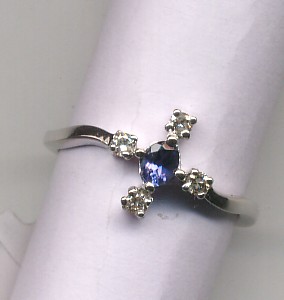 Beautiful 18 Kt Gold  Natural Diamond Ring